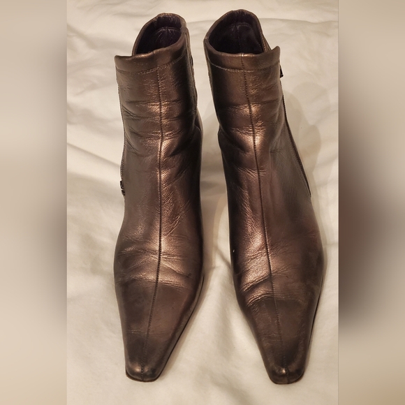 DONALD J PLINER- size 9M-Women ankle boot- leather-gold/metallic - Picture 7 of 10